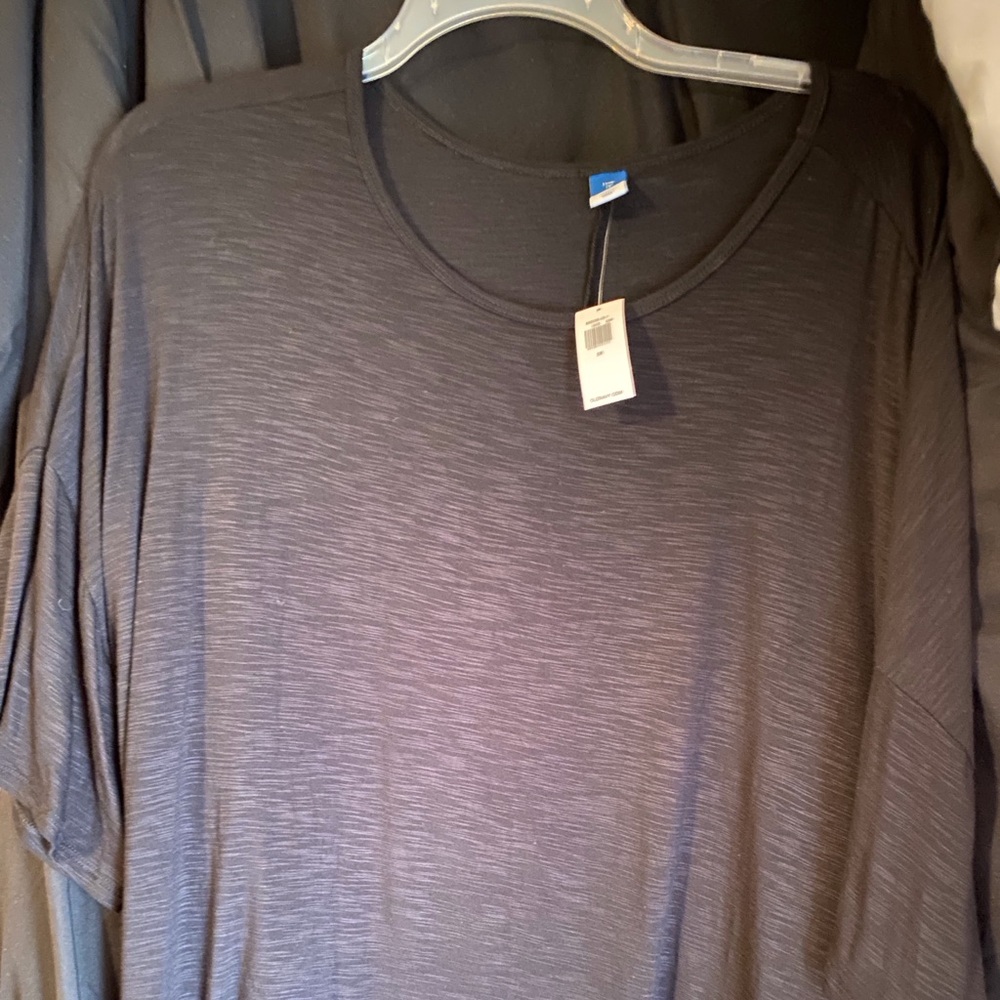 Never worn Old Navy Luxe short sleeves tshirt in black.  Size 2X.